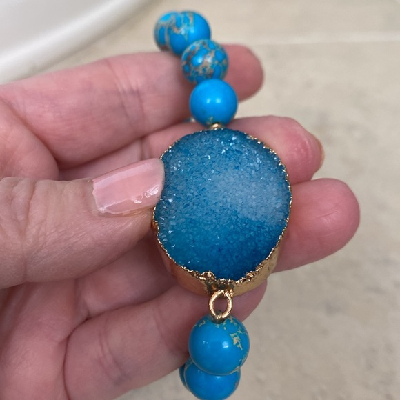 Turquoise and druzy stretch bracelets - Picture 3 of 5